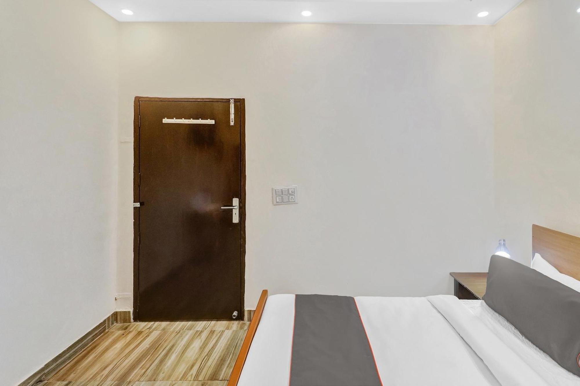 Super Capital O Moody Inn Delhi Zewnętrze zdjęcie