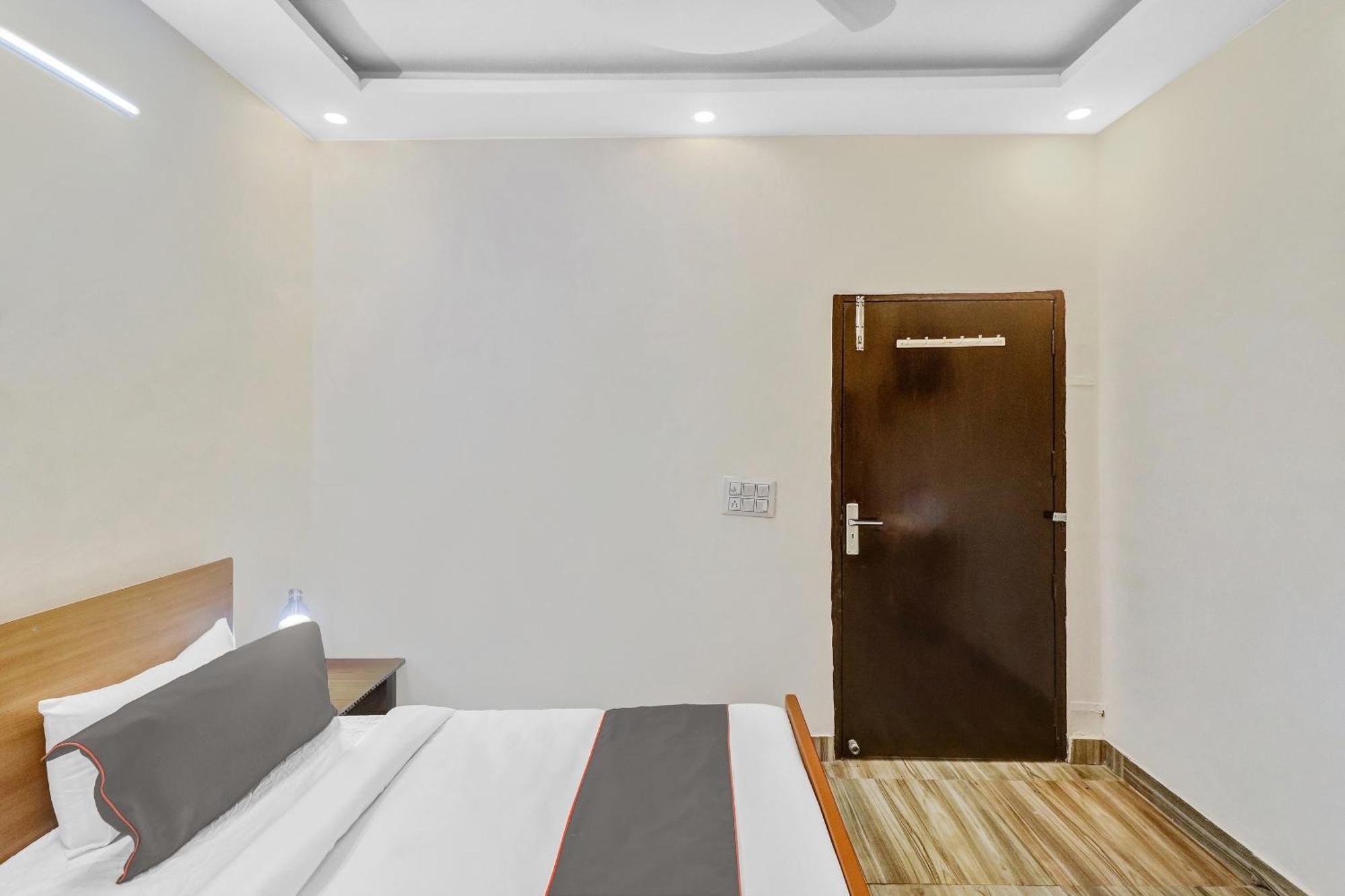 Super Capital O Moody Inn Delhi Zewnętrze zdjęcie