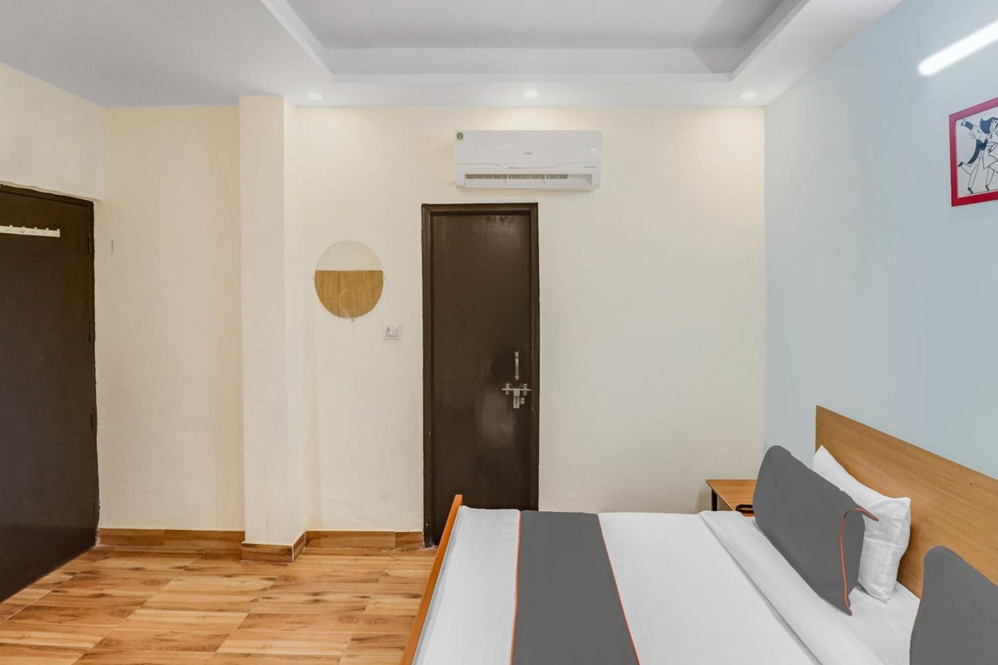 Super Capital O Moody Inn Delhi Zewnętrze zdjęcie