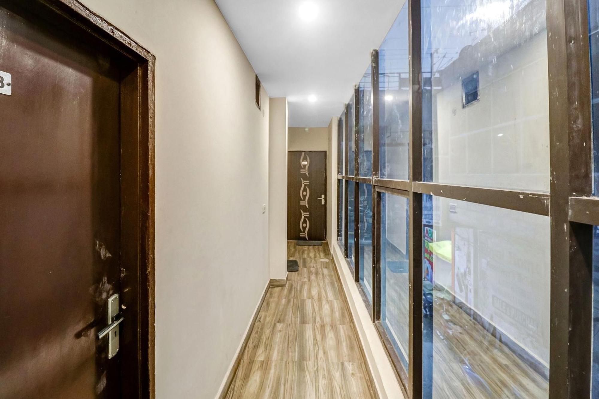 Super Capital O Moody Inn Delhi Zewnętrze zdjęcie